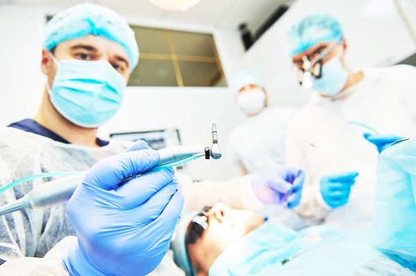 Как проходит подготовка к имплантации зубов