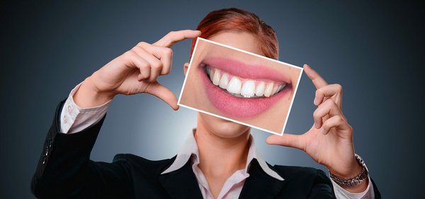 Лечение и реставрация передних зубов