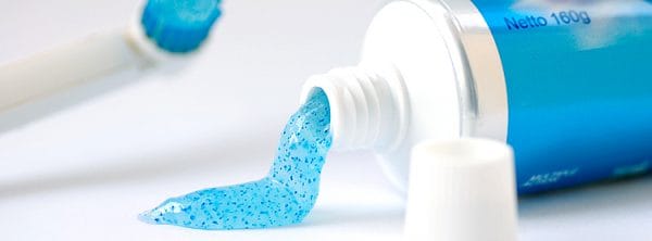 Применение специальных профилактических зубных паст